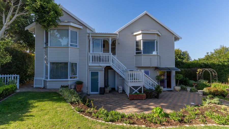 5 Bedroom Property for Sale in Outeniqua Strand Western Cape